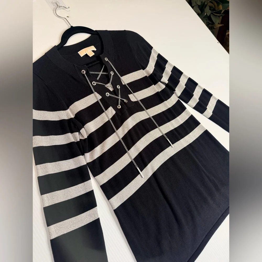 MICHAEL KORS Black Silver Striped Tunic Sweater Chain Lace-Up - Size M